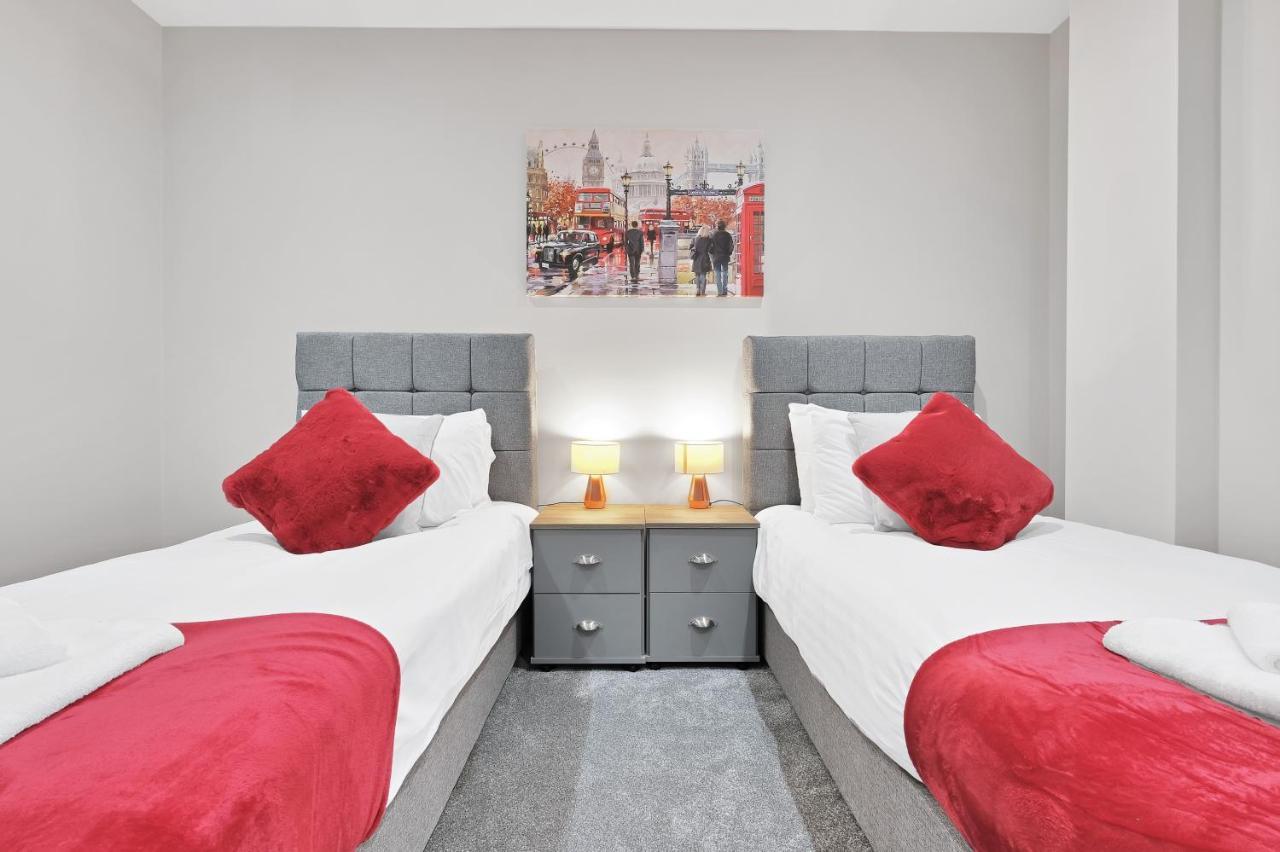 Crown Place 2 & 3 Bedroom Luxury Apts With Parking In By 360stays *